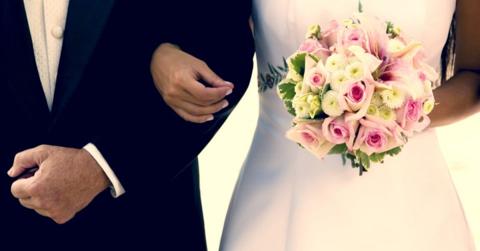 سلبيات وإيجابيات الزواج التقليدي 