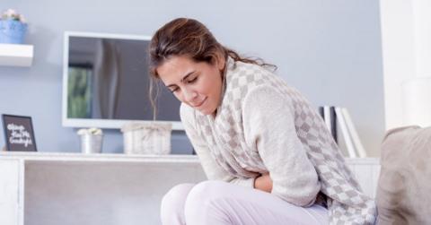 أسباب وعلاج ألم البطن أثناء الدورة الشهرية
